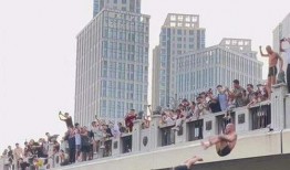 天津跳水大爷爆料视频最新,惊险一跳背后的真实故事